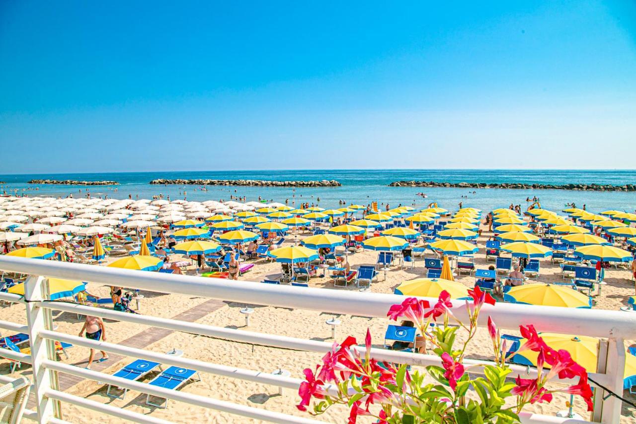 Hotel Ambasciatori Bellaria-Igea Marina Eksteriør bilde
