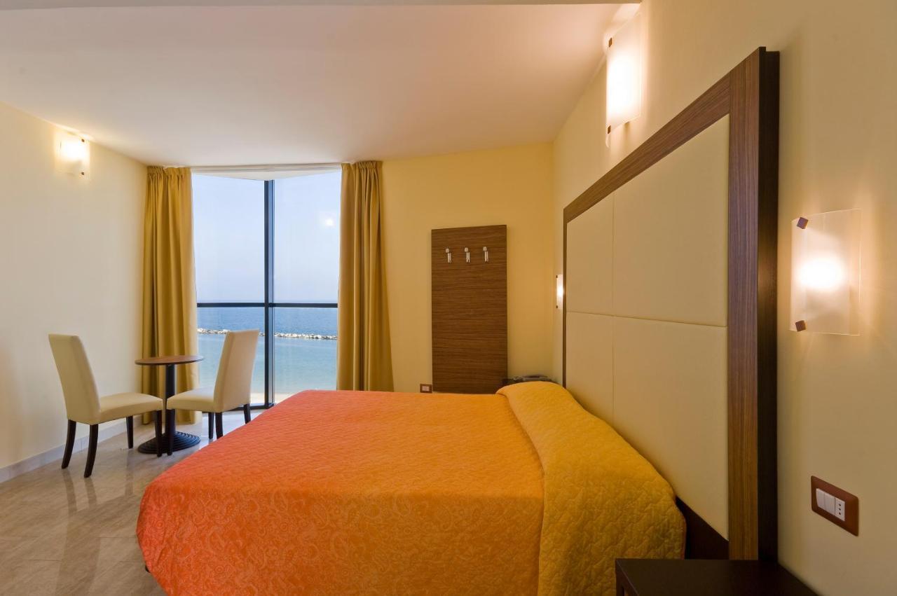 Hotel Ambasciatori Bellaria-Igea Marina Eksteriør bilde