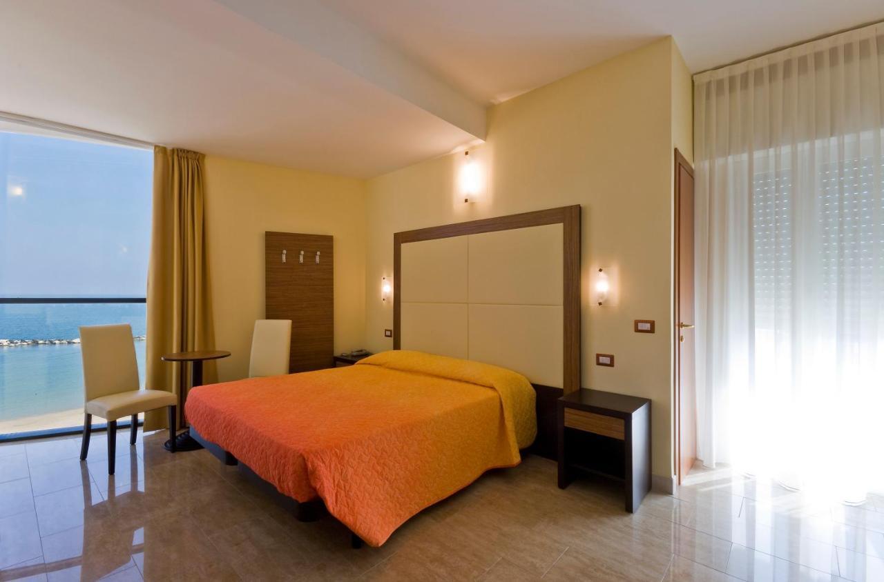 Hotel Ambasciatori Bellaria-Igea Marina Eksteriør bilde