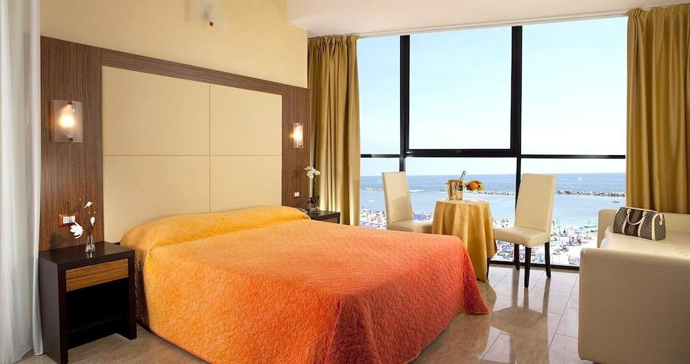 Hotel Ambasciatori Bellaria-Igea Marina Eksteriør bilde